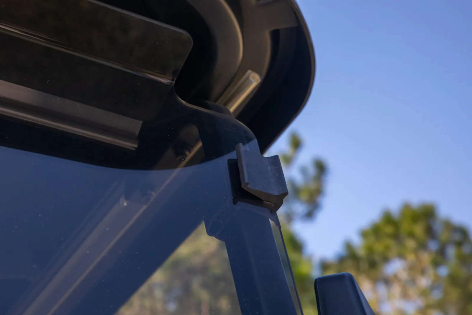 RED DOT 09-248 Folding Windshield for Denago EV Rover XL image 4