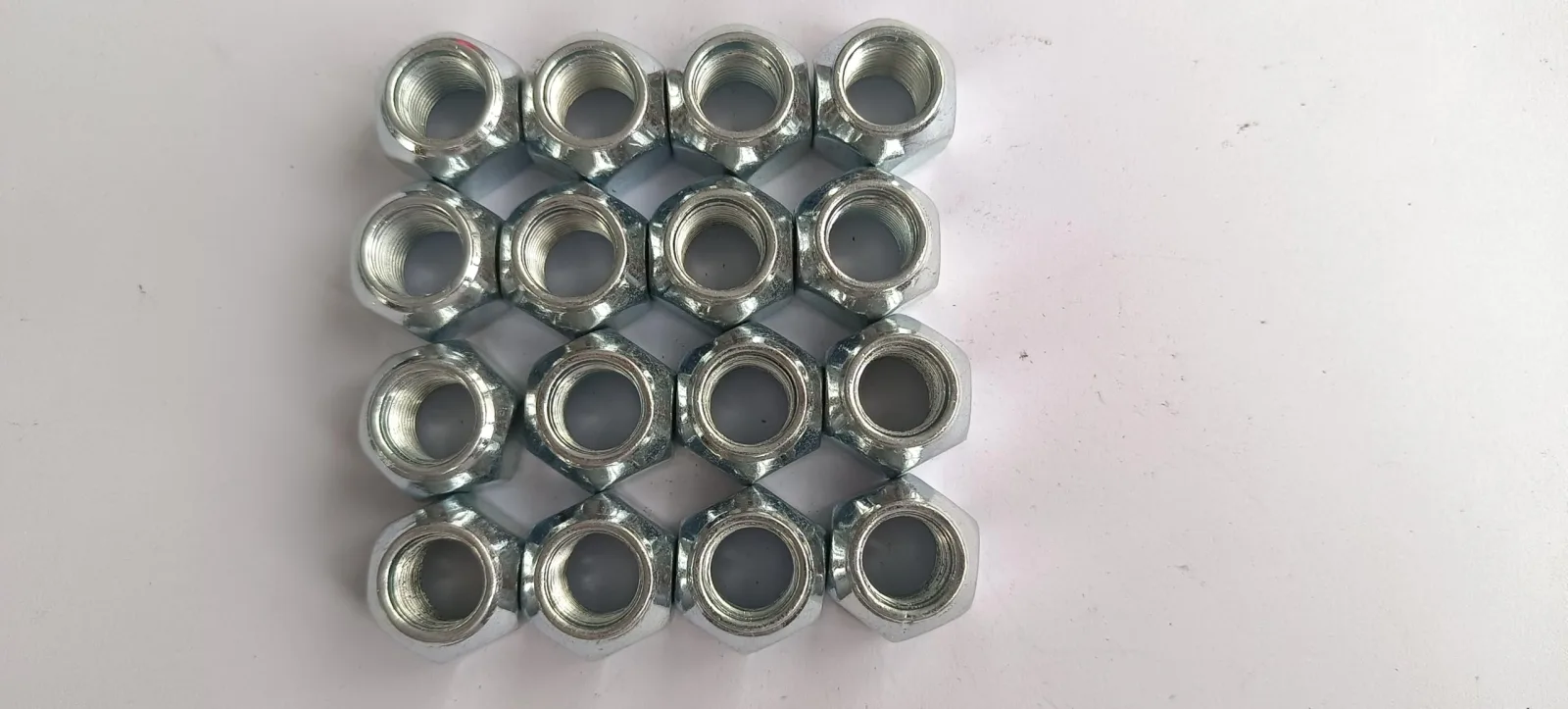 XYUJIE Wheel Lug Nut Set 1/2"-20 Thread WN-16 (16pcs) image 4