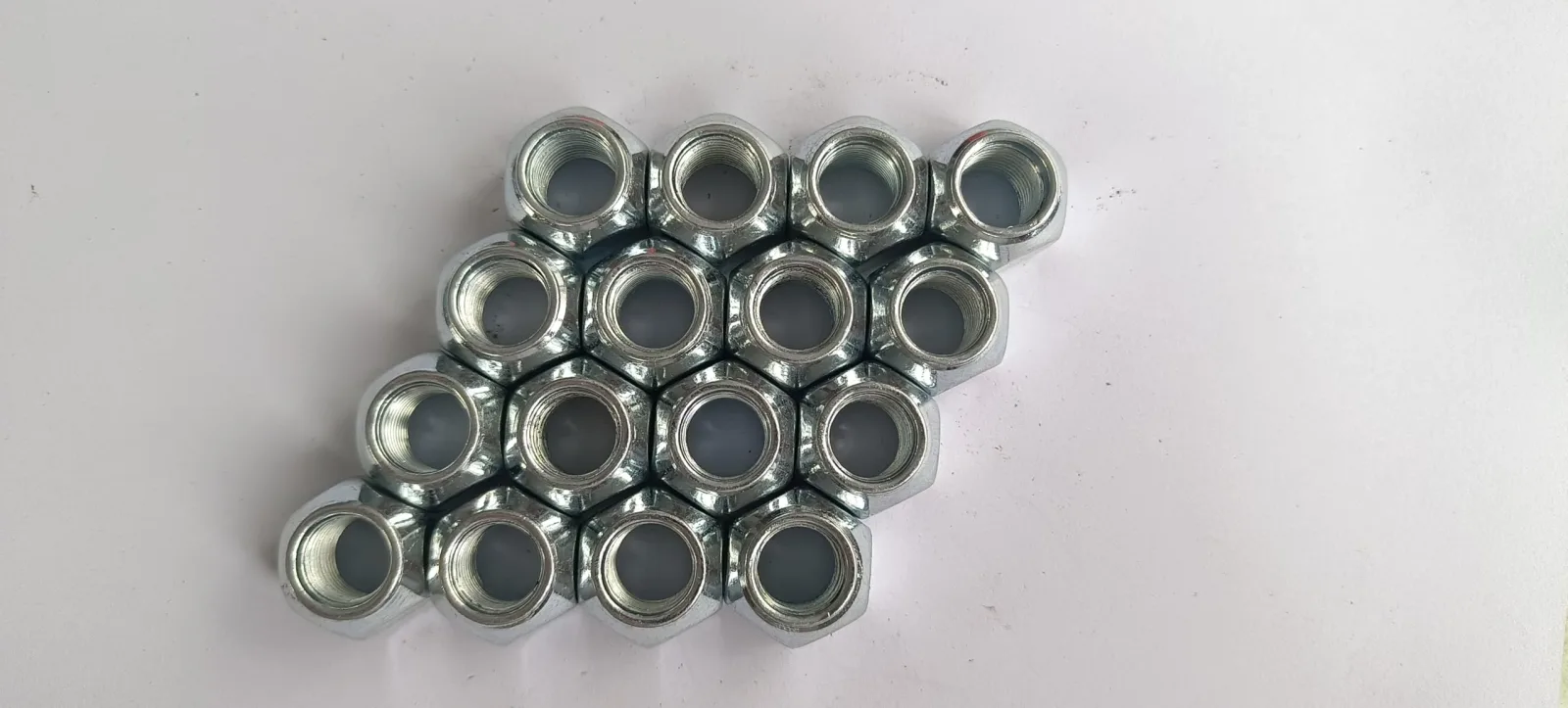 XYUJIE Wheel Lug Nut Set 1/2"-20 Thread WN-16 (16pcs)